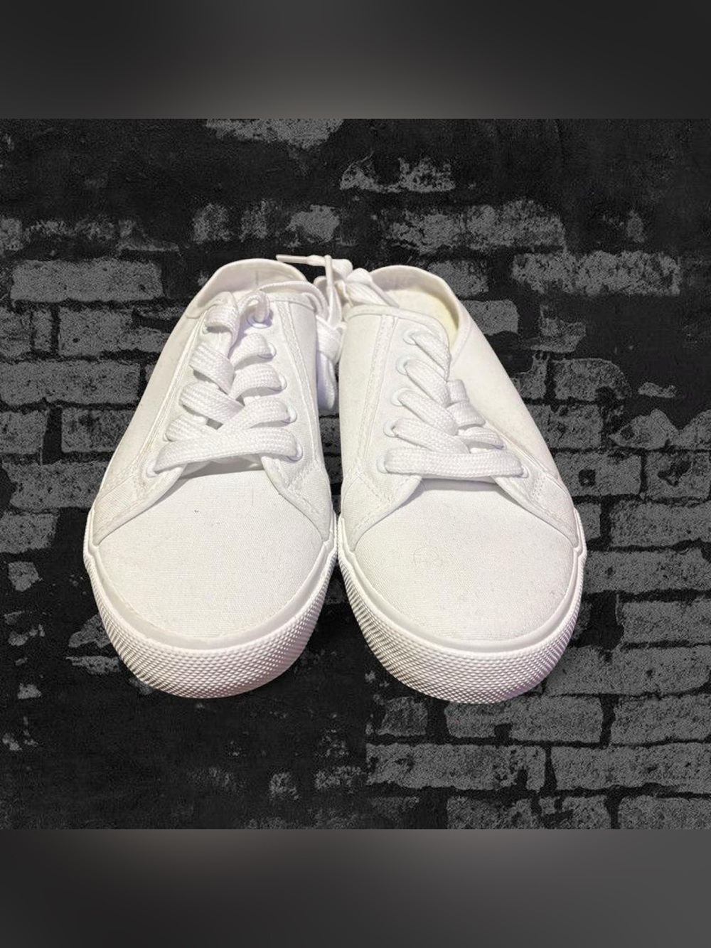 Classic White Canvas Women’s Sneakers - Casual Lace-Up Shoe